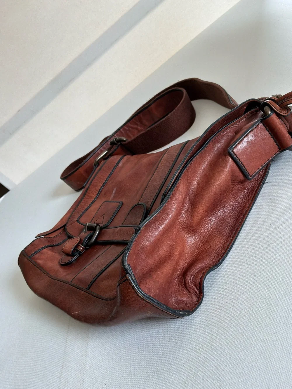 Fossil Brown Leather Messenger Crossbody Bag Vintage Satchel Key Charm